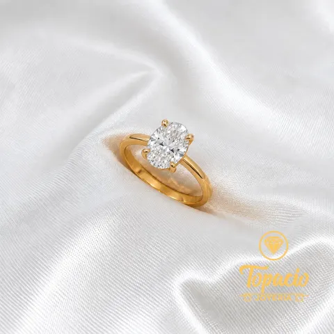 Anillo con Piedra Oval 18K