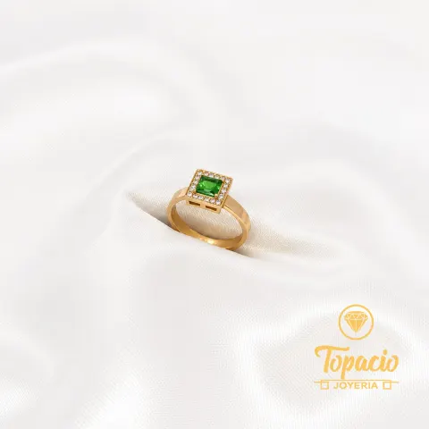Anillo con Piedra Verde 18K