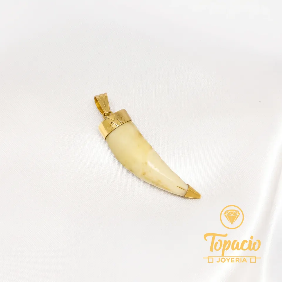 Dije Colmillo 18K