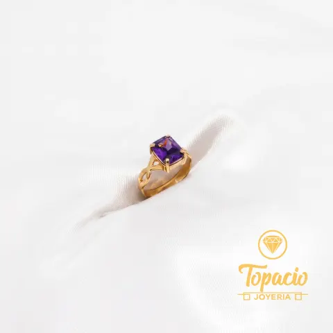 Anillo Infinito con Piedra 18K