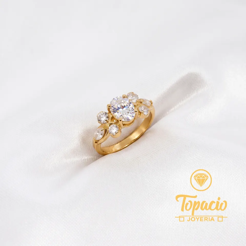 Anillo con Piedras 18K