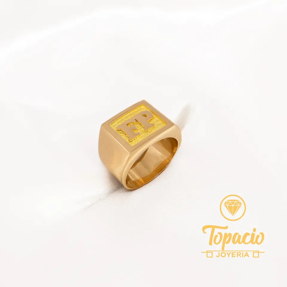 Anillo Chevalier con Iniciales 18K