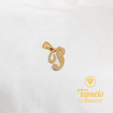 Dije Inicial “P” 18K