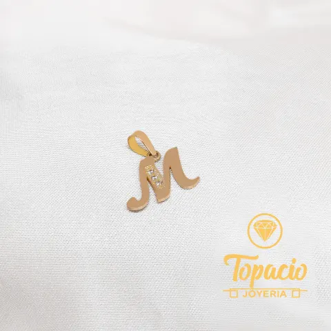 Dije Inicial “M” 18K