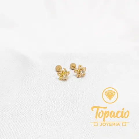 Aretes Flor con Piedra Blanca 18K