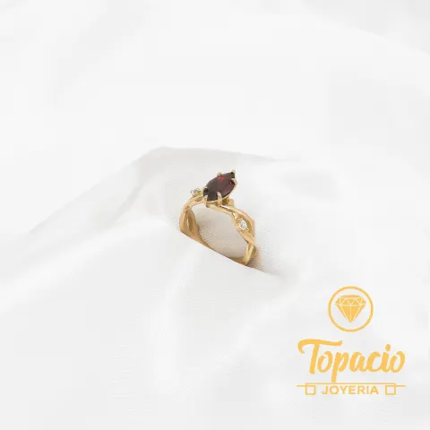 Anillo Marquise 18K