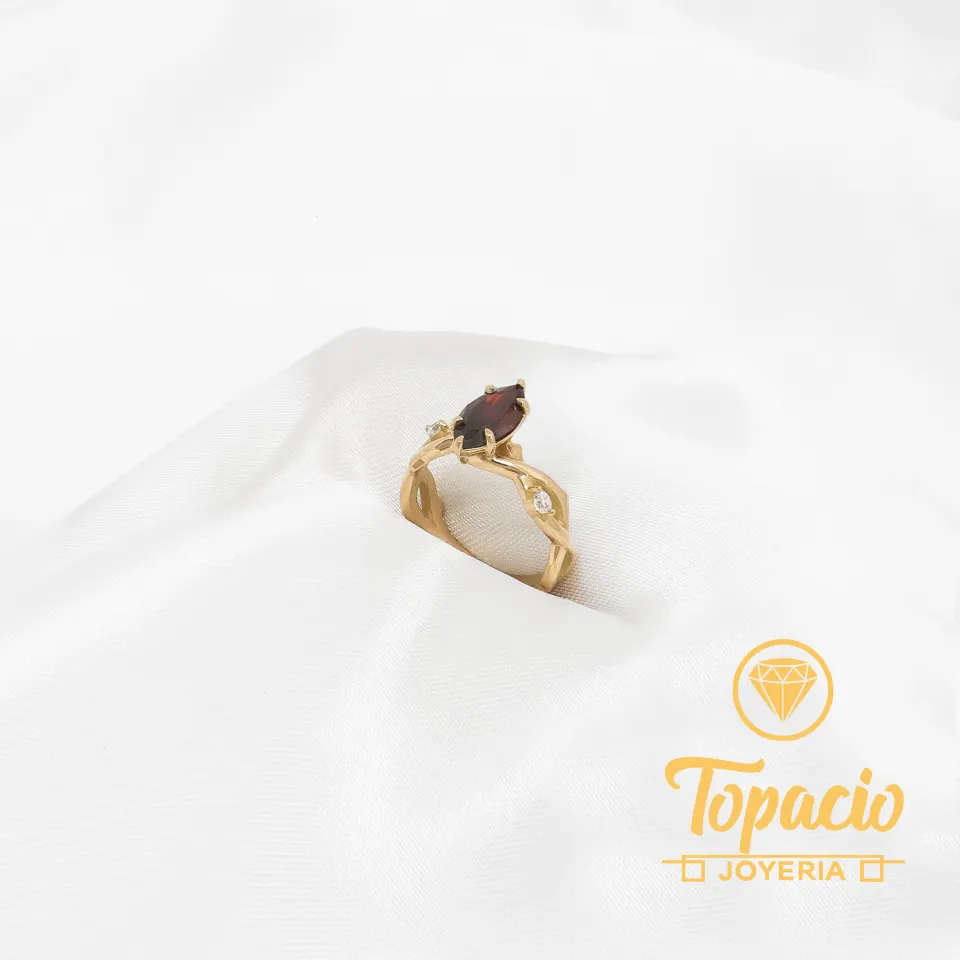Anillo Marquise 18K