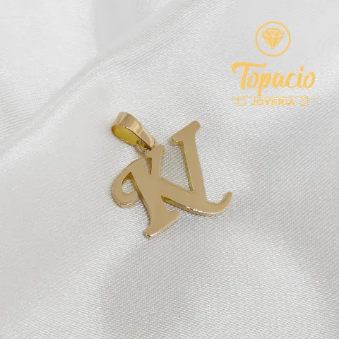 Dije Iniciales “KV” Personalizado 18K