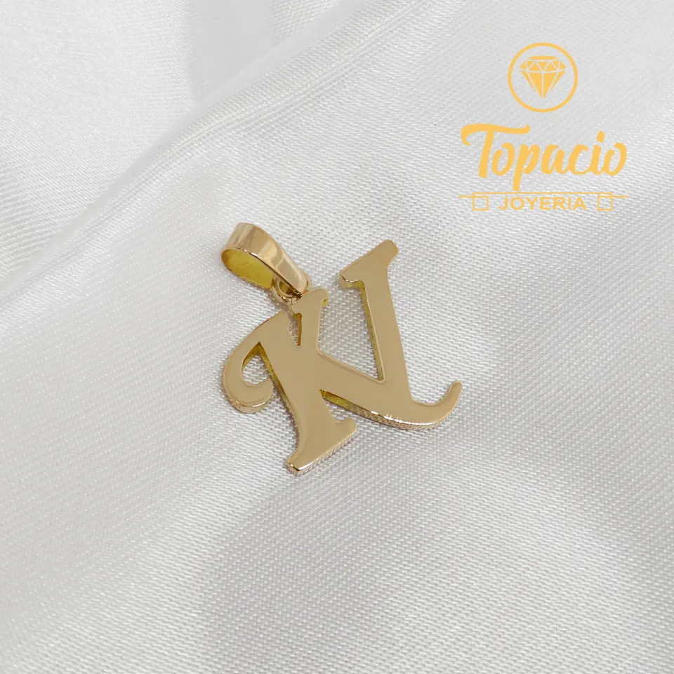 Dije Iniciales “KV” Personalizado 18K