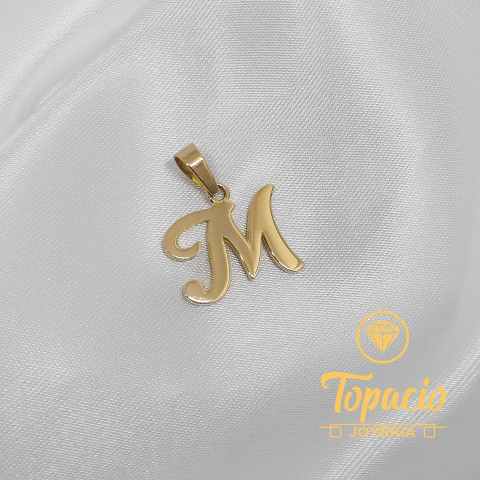 Dije Personalizado Inicial “M” 18K