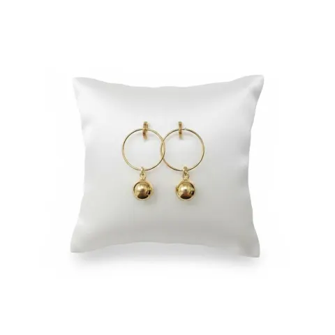 Aretes Circular con Bolas 18K
