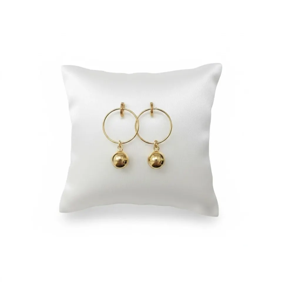 Aretes Circular con Bolas 18K