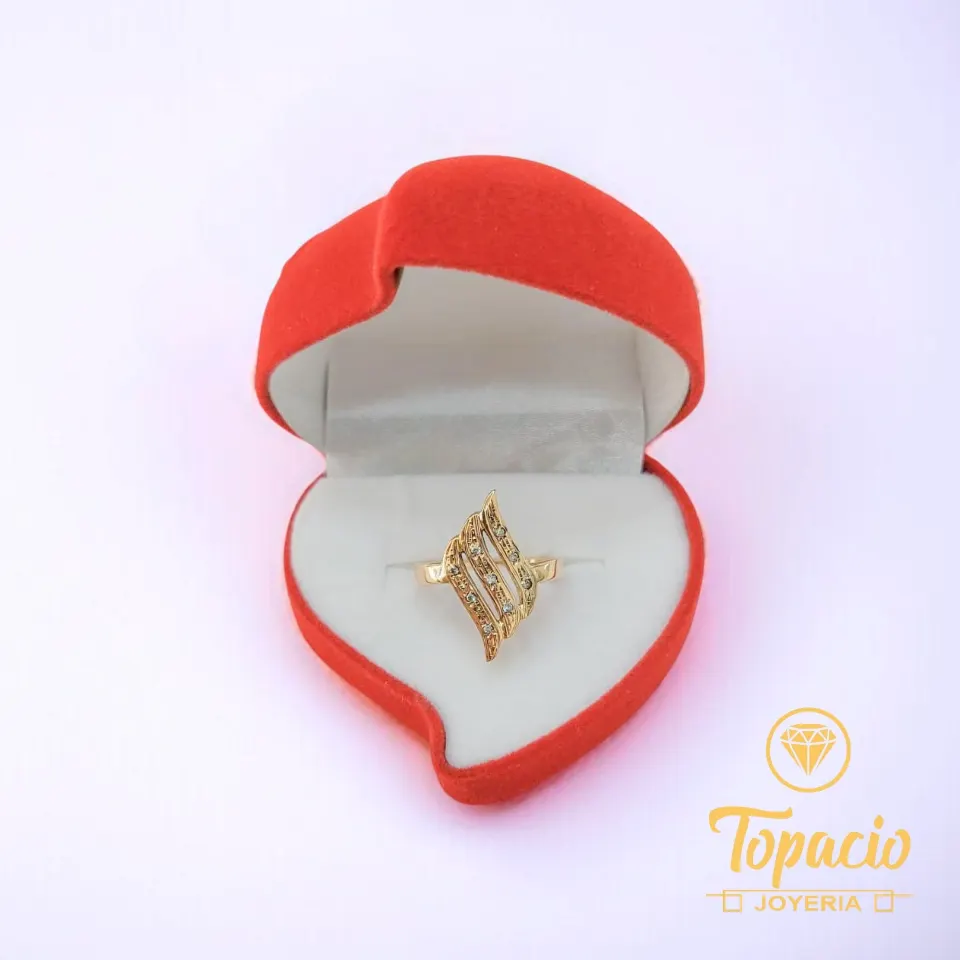 Anillo Tres Hojas con Piedras 18K