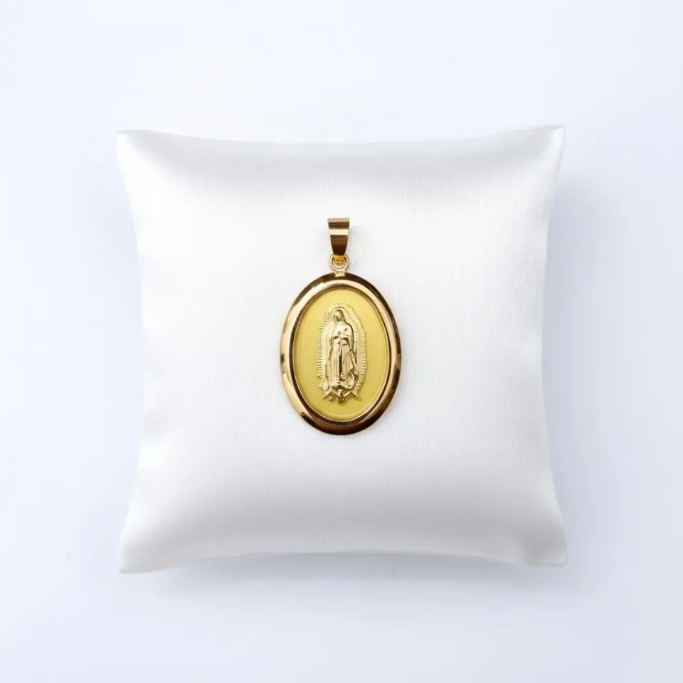 Dije Virgen de Guadalupe Oval 18K