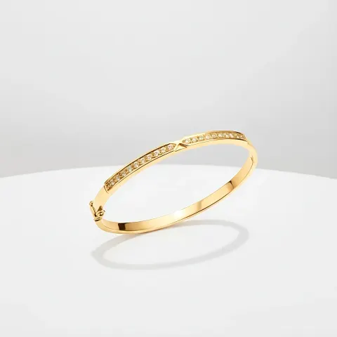 Puñera Tubular Cuadrado con Piedras 18K