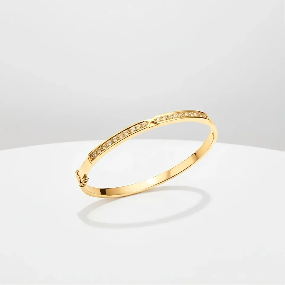 Puñera Tubular Cuadrado con Piedras 18K