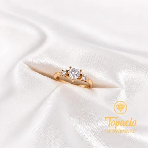 Anillo Piedra Corazón 18K