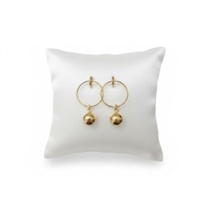 Argollas con Esferas Colgantes en Oro 18k