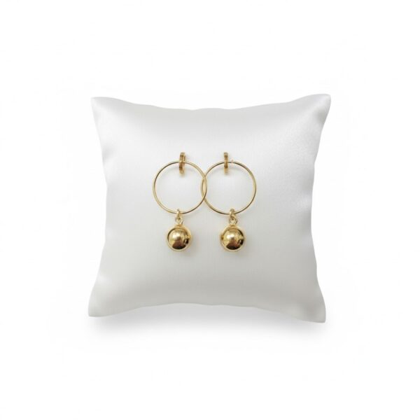 Argollas con Esferas Colgantes en Oro 18k