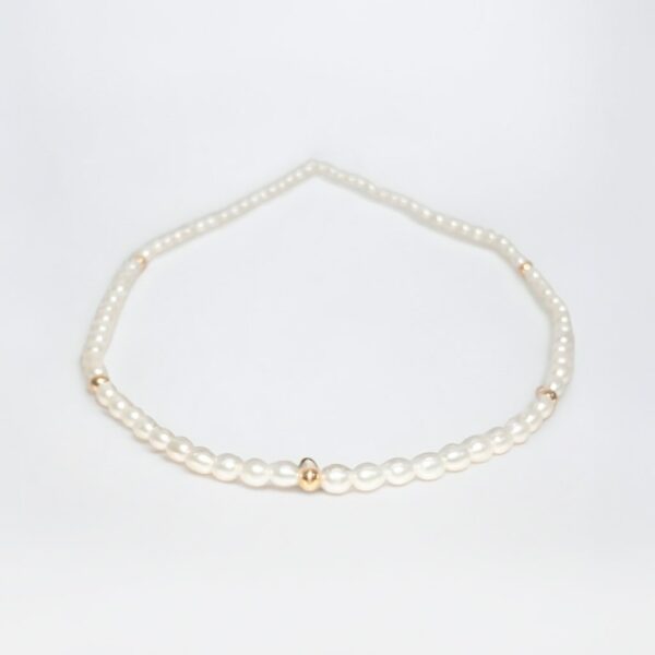 Collar de Perlas con Detalles en Oro 18k