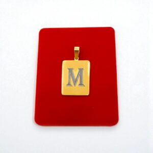 Dije Inicial “M” en Oro 18k