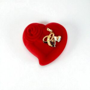 Dije Inicial C con Corazón en Oro 18k