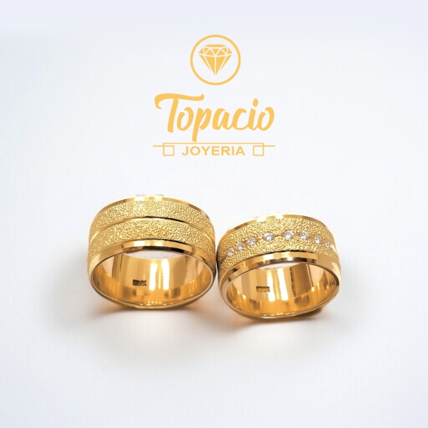 Aros Escarchados con Piedras 18K