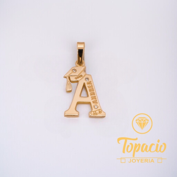 Dije Graduación Personalizado con Inicial "A" 18K