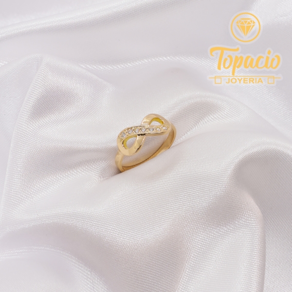 Anillo infinito con Piedras 18K