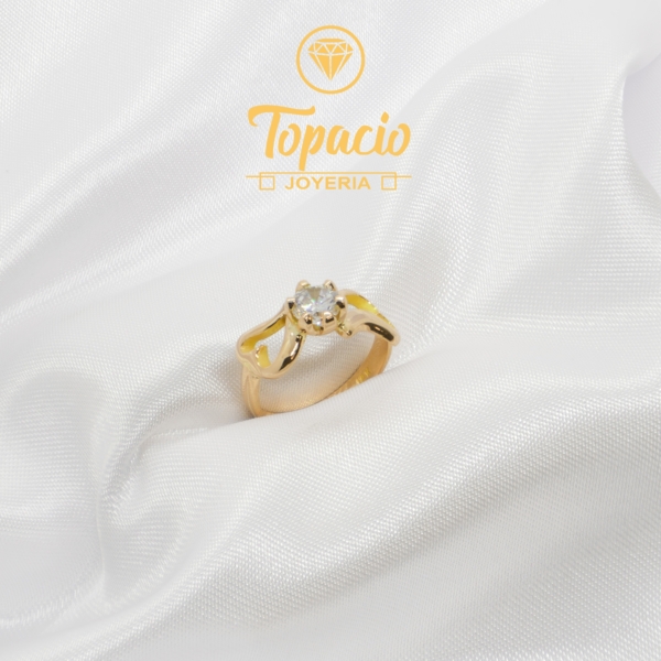 Anillo Corazones con Piedra 18K