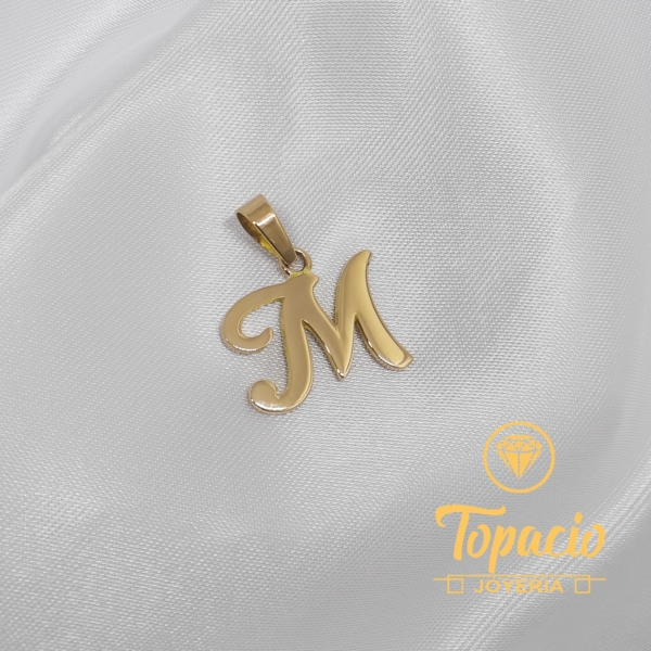 Dije Personalizado Inicial “M” 18K