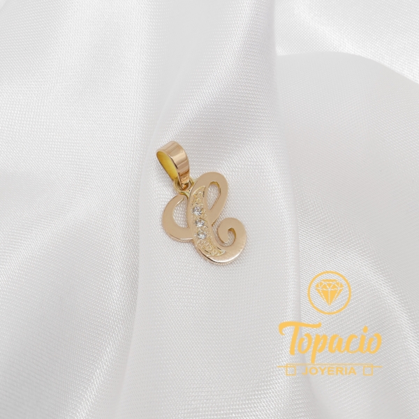 Dije Inicial “C” 18K