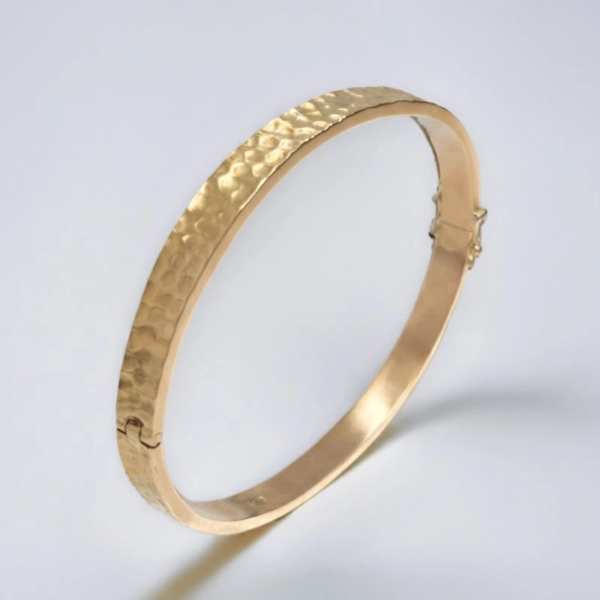 Puñera Martillada 18K