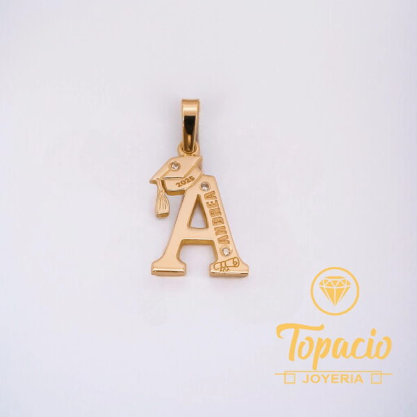 Dije Graduación Personalizado con Inicial "A" 18K