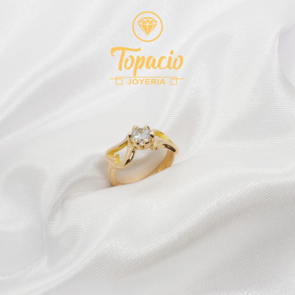 Anillo Corazones con Piedra 18K