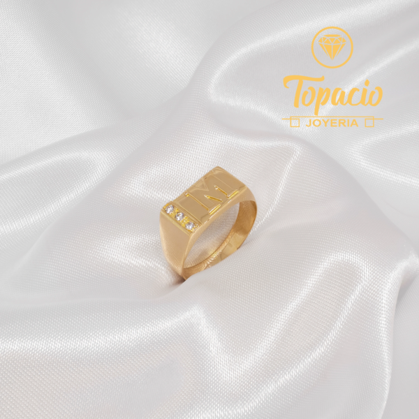 Anillo Chevalier con Inicial “M” 18K