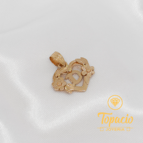Dije Inicial “D” Corazón Personalizado 18K