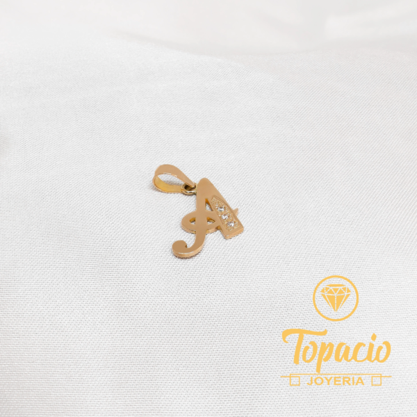 Dije Inicial “A” 18K