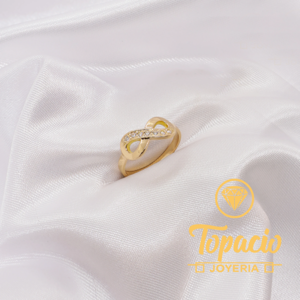 Anillo infinito con Piedras 18K