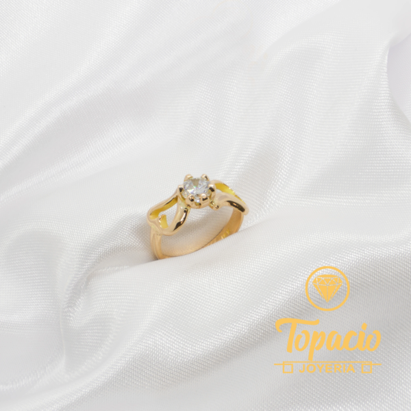 Anillo Corazones con Piedra 18K