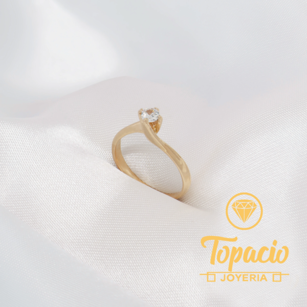 Anillo de Compromiso Torcido 18K
