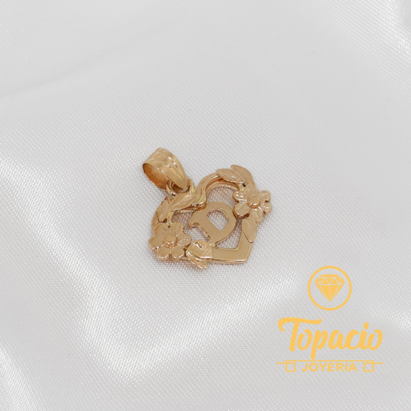 Dije Inicial “D” Corazón Personalizado 18K