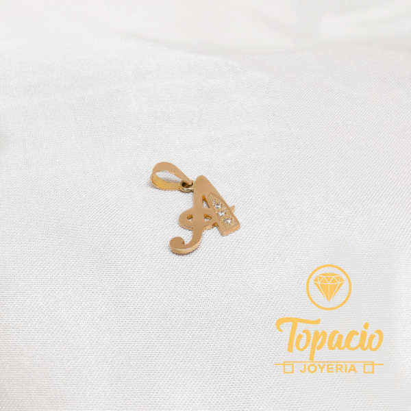 Dije Inicial “A” 18K