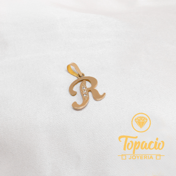 Dije Inicial “R” 18K