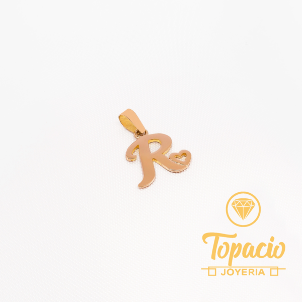 Dije Inicial “R” Corazón 18K