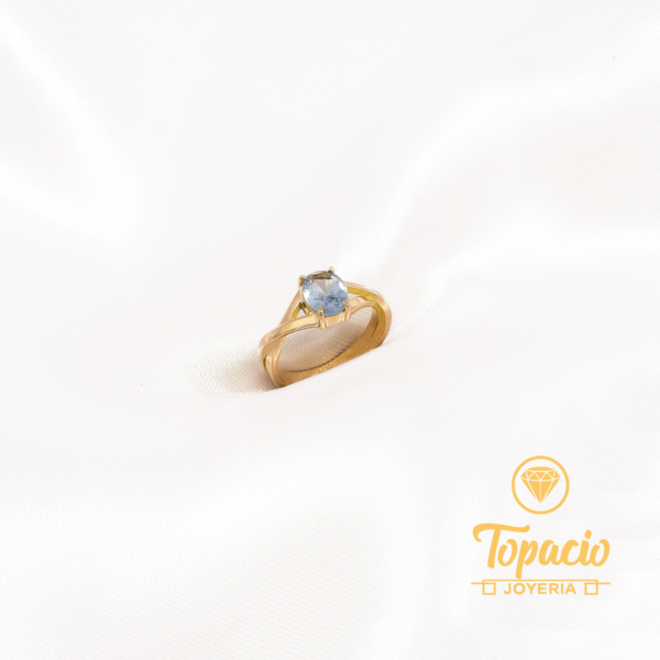 Anillo Solitario con Piedra Aguamarina 18K
